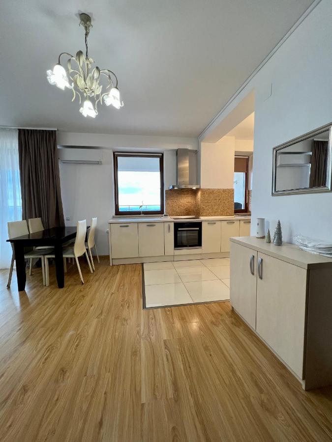 #3 Coroni Seasons Apart Brasov Exterior photo